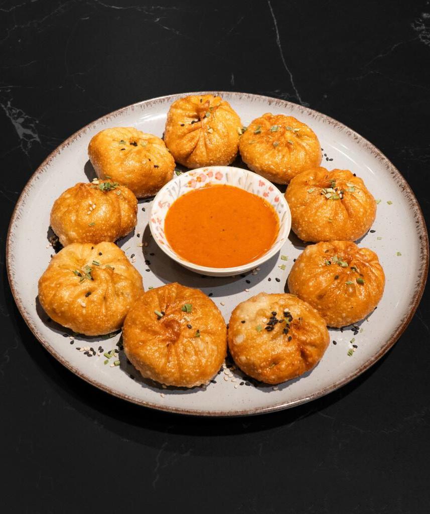 Knusprig frittierte vegetarische Momos