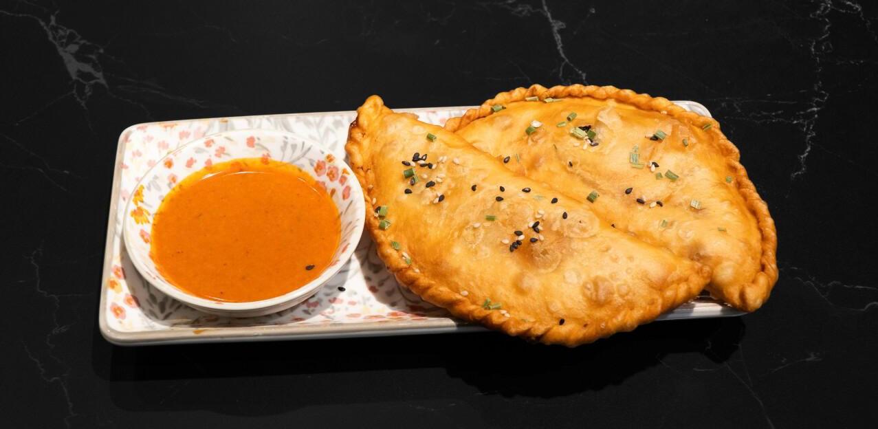 Tibetische frittierte Shabhalep mit Rindfleisch